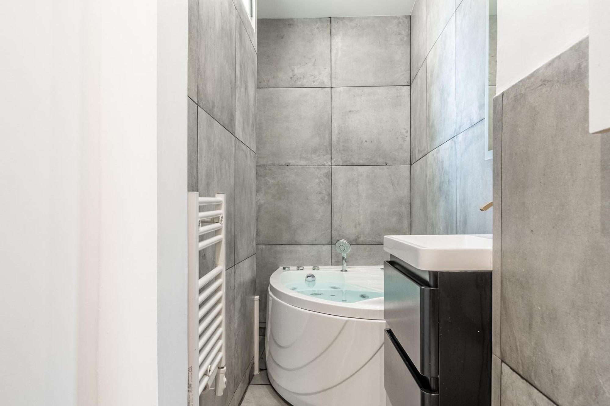 Lavie Maison Eiffel Ac Hot Tub Paris Eksteriør billede